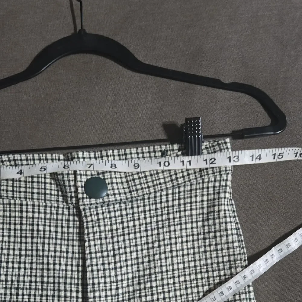 Zara Dark Green and Cream Checkered/Plaid Cropped Pants - Picture 12 of 15